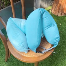 Подушка-подголовник, валик дорожная. Голубая