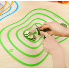 Дошка обробна гнучка, пластикова, 20*15 см. Зелена